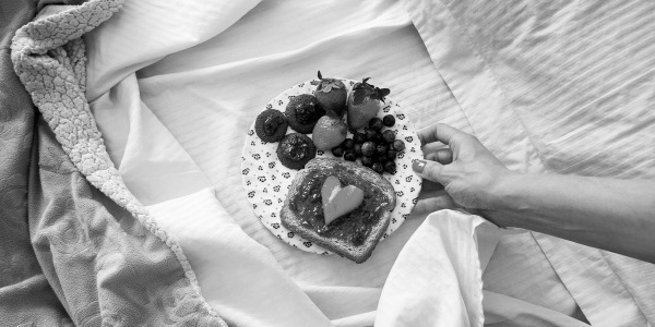 Colazione a letto: perché un buon materasso rende ogni risveglio più piacevole